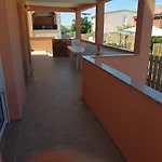 Adriapag شقة