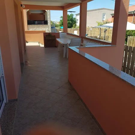 Adriapag Apartment