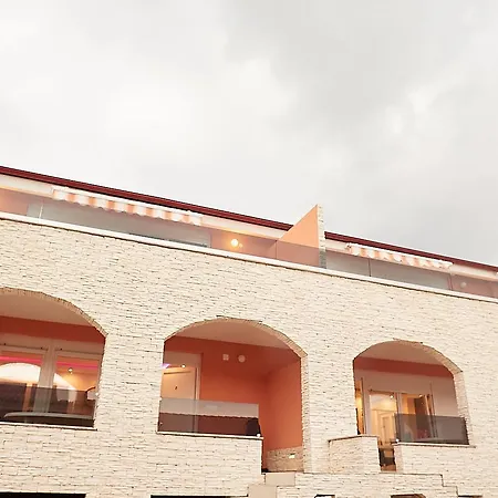 Adriapag Apartment *
